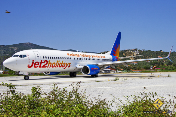Boeing 737-8AL